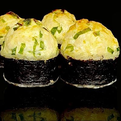 Запеченный ролл Камерун в Hot Pizza по цене 550 ₽