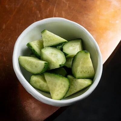 Огурец свежий в Гент по цене 130 ₽