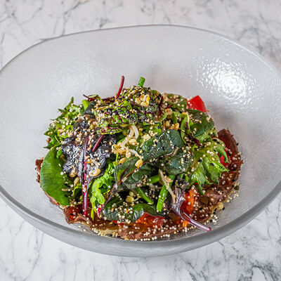 Татаки Говядина, томаты и кунжутная заправкав Dragon по цене 1450 ₽