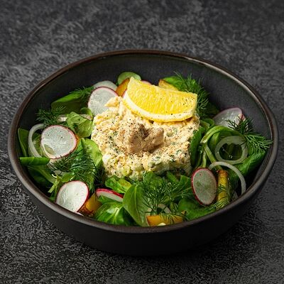 Деревенский салат с печенью трески в Fish Point по цене 890 ₽