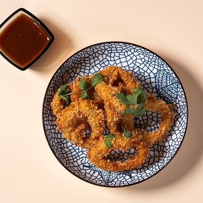 Кранч-кальмар с соусом чили-тамаринд в Мастер Ли по цене 415 ₽