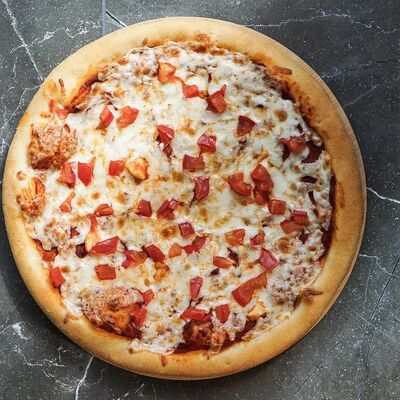 Пицца Маргарита в Мама испекла по цене 590 ₽