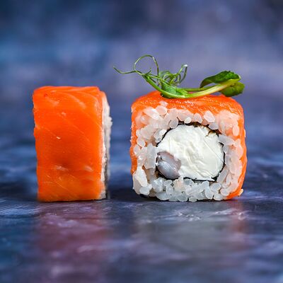 Филадельфия с креветкой в Контейнер по цене 650 ₽