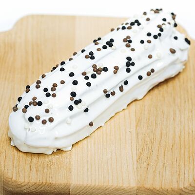 Эклер Классический премиум в Хлеб и сласти по цене 315 ₽