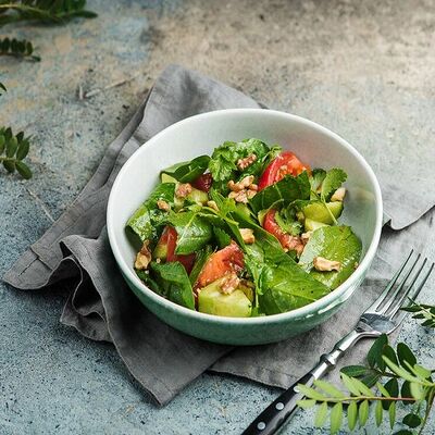 Салат с кахетинским маслом в Баклажан в ТЦ 