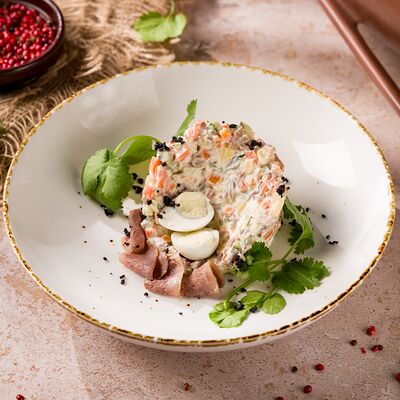 Оливье с говяжьим языкомв Чакапули по цене 780 ₽