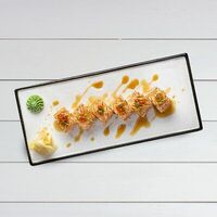 Абури самон ролл в Рамен Клаб