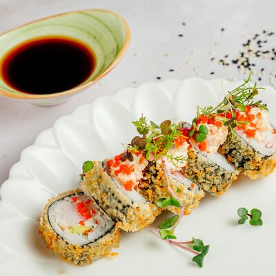 Ролл Калифорния с крабом жареный в Яем по цене 629 ₽