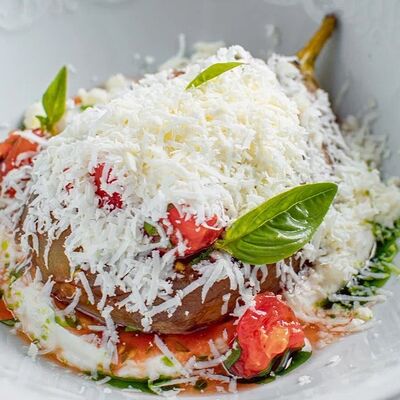 Баклажан гриль с томатом и сыром фета в Ava по цене 990 ₽