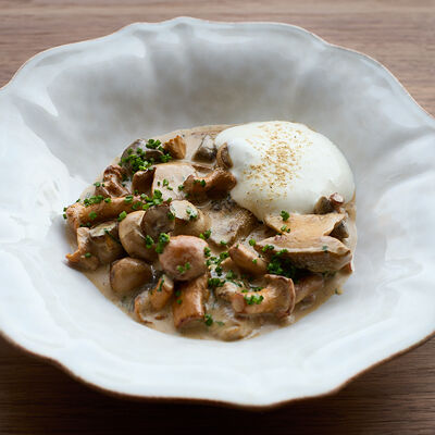 Жульен из подберезовиков, боровиков и лисичек в Mushrooms по цене 1930 ₽