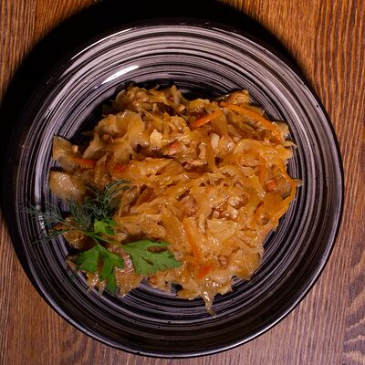 Тушеная капуста в Кнедлик по цене 190 ₽