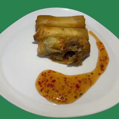 Жареные Спринг-роллы с томленой говядиной в Панда бао по цене 390 ₽