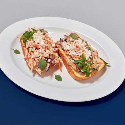 Брускетта с крабом в GASTROFISH по цене 767 ₽