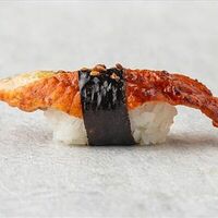 Нигири с угрём в Тихий Sushi Lab