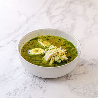 Куриный суп с лапшой и песто в Stories по цене 400 ₽