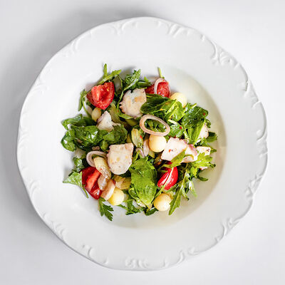 Салат с осьминогом в Probka по цене 3840 ₽