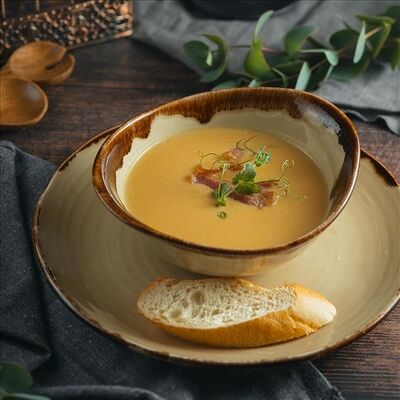 Крем-суп куриный с беконом в Amato по цене 440 ₽