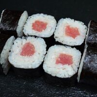 Маки-тунец в Shef Sushi