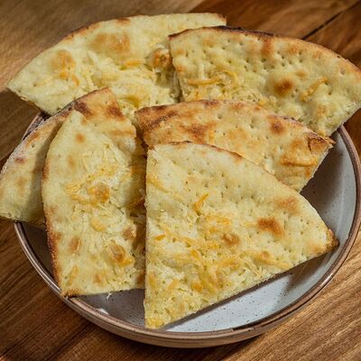 Фокачча с пармезаном в Kvartal по цене 290 ₽