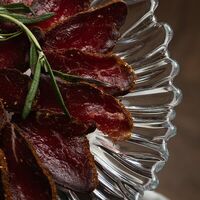 Вяленые деликатесы в Опера