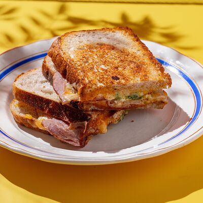 Гриль-чиз и тамбовский окорок в Lines по цене 790 ₽