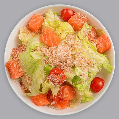 Цезарь с лососем в Sushi Bistro по цене 520 ₽