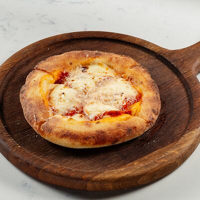 Мини-пицца Маргарита в Cheeseria по цене 450 ₽