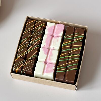 Ассорти Дубайского и ангельского шоколада в Фыр Фыр по цене 1176 ₽