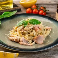 Паста феттуччине с семгой в Pranzo cafe