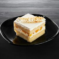 Пирожное с персиками в Coffee Prime