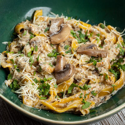 Паста с белыми грибами и трюфельным соусомв William Bass по цене 950 ₽