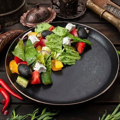 Салат греческий в Генацвале на Арбате - грузинский ресторан по цене 870 ₽