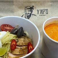 Том ям с курицей в Hiro суши-бар