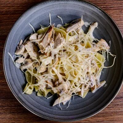 Паста с индейкой и сезонными грибами в Urban по цене 450 ₽