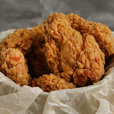 Куриные крылья в FRIENDLOUNGE по цене 380 ₽