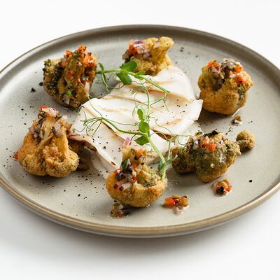 Кальмар с хрустящим брокколи в CASPARY BRAU по цене 890 ₽