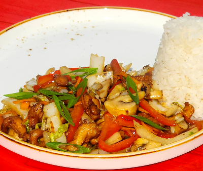 Вок Рис с цыпленком в Pho Hoi An по цене 545 ₽