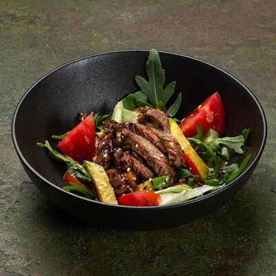 Салат тайский с говядиной в Бай Тай по цене 740 ₽