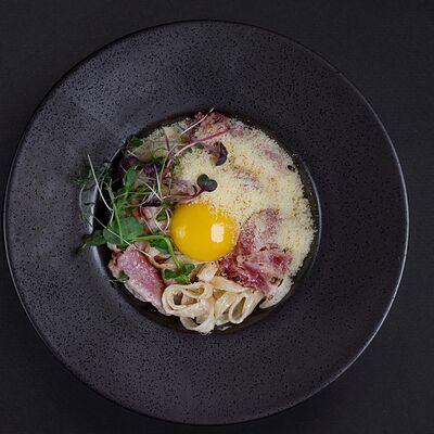 Карбонара с беконом и сливками в Roof Panorama Cafe по цене 450 ₽