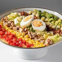 Кобб-салат, яйцо всмятку, горгонзолла в Мясная карта