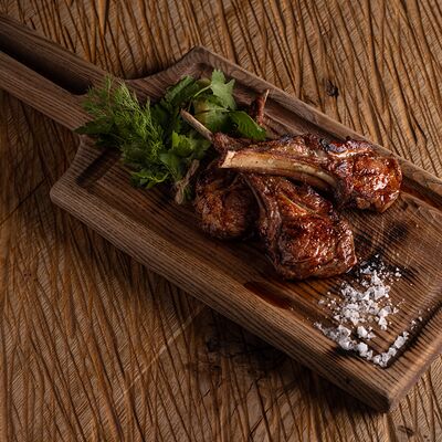 Каре ягнёнка в Горыныч по цене 3120 ₽