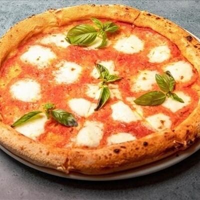 Пицца Маргарита в Dolce casa по цене 680 ₽