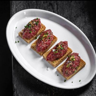Тартар из мраморной говядины с фуа-гра в Техникум по цене 890 ₽