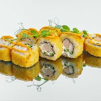Теплый ролл с курицей и огурцом в Rolls Bar