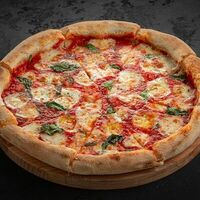 Пицца Маргаритав Вода & Еда