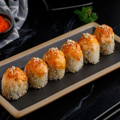 Запеченный ролл с лососем в Баклажан в ТЦ 