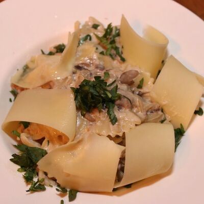 Паста с курицей и грибами в Chill по цене 370 ₽