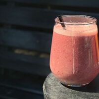 Смузи вишня-банан в Camon Cafe