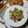 Салат с копченой куриной грудкой и грибамив Корчма по цене 590