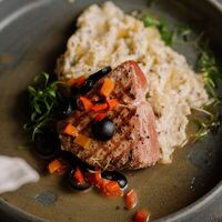 Филе Тунца с трюфельным картофелем в Мама Хуана